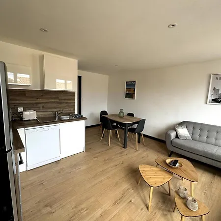 Beau T3 Coeur Village Apartment